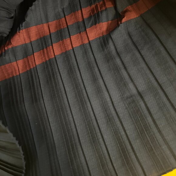 Zara Navy & Cranberry Pleated Chic Color Block Flowy Midi Skirt Size Small - Picture 7 of 9